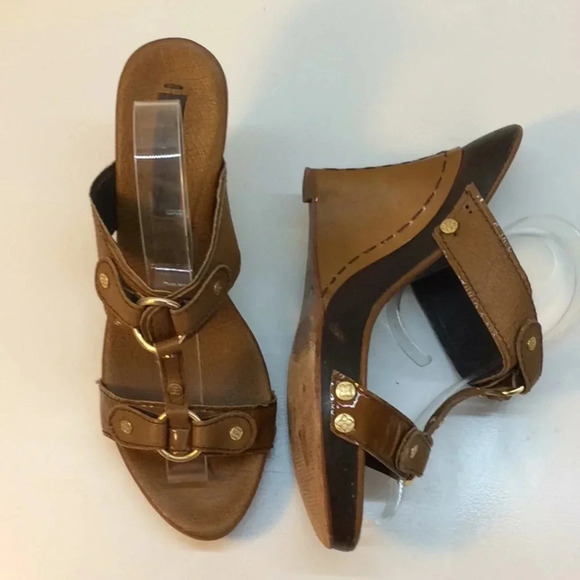 BCBG MAXAZRIA Tan & Brown Leather Wedges Size 8.5 - Picture 1 of 15